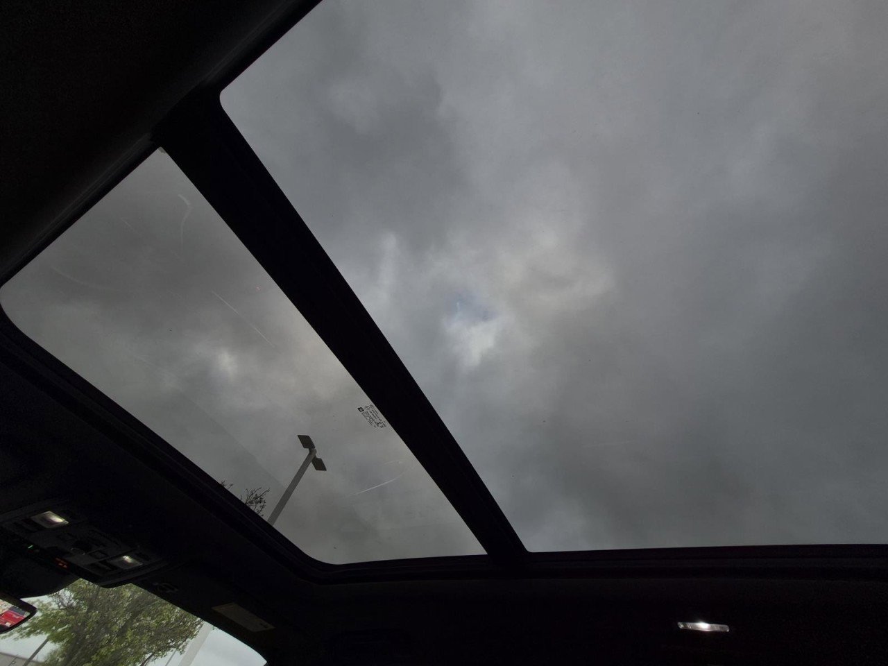 Certified 2021 Cadillac Escalade ESV Premium Luxury image 18