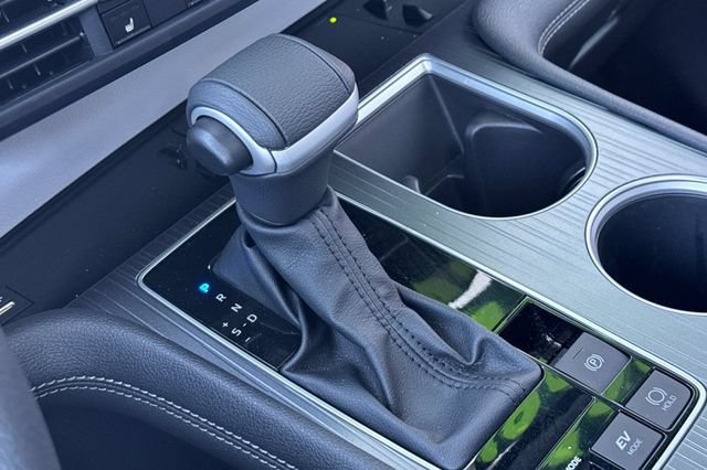 Certified 2026 Toyota Sienna XLE FWD image 27