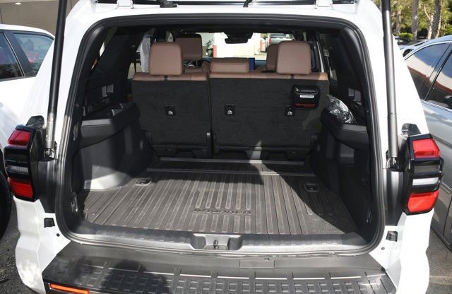 Used 2025 Toyota 4Runner Limited AWD/4WD image 13