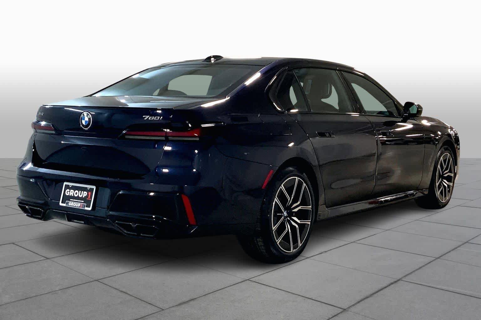 Used 2023 BMW 760i xDrive AWD/4WD image 12