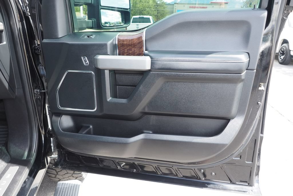 Used 2017 Ford F250 Platinum w/ FX4 Off-Road Package AWD/4WD image 22