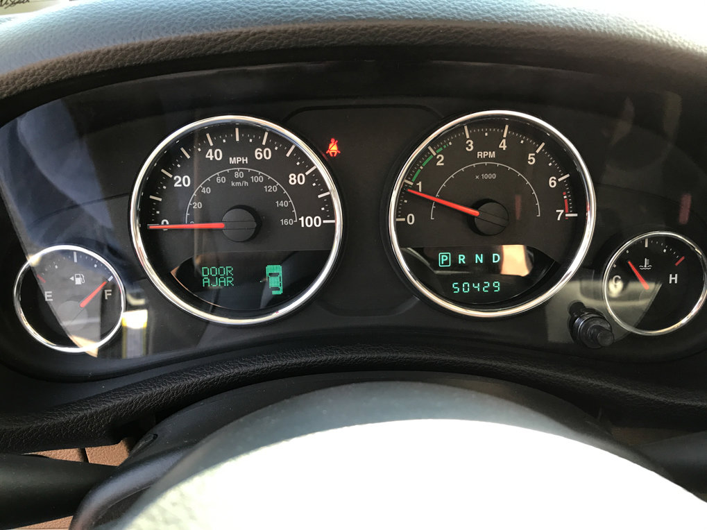 Used 2012 Jeep Wrangler Unlimited Rubicon w/ Connectivity Group image 14