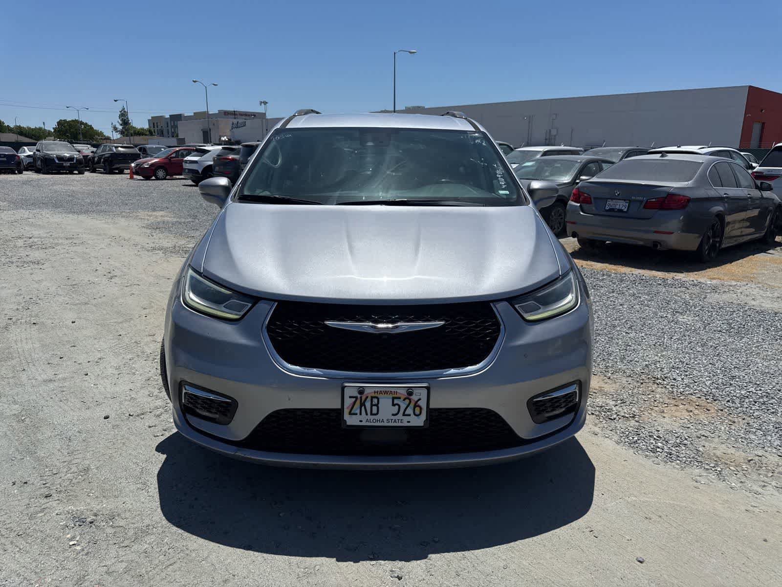 Used 2021 Chrysler Pacifica Touring-L FWD video 2