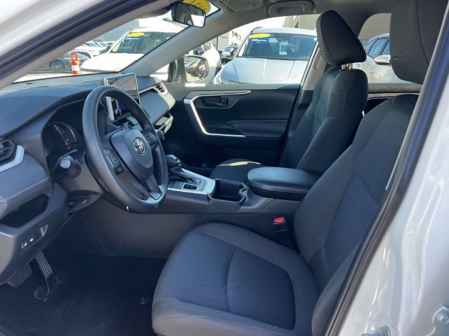 Used 2024 Toyota RAV4 LE AWD/4WD image 17