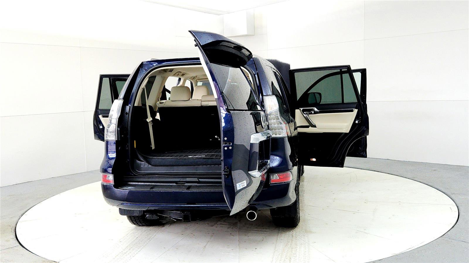 Used 2023 Lexus GX 460 Premium w/ Premium Package image 11