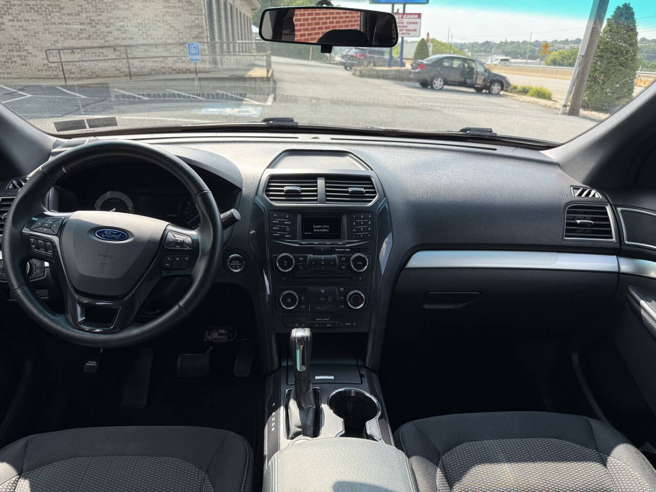 Used 2017 Ford Explorer XLT AWD/4WD image 24