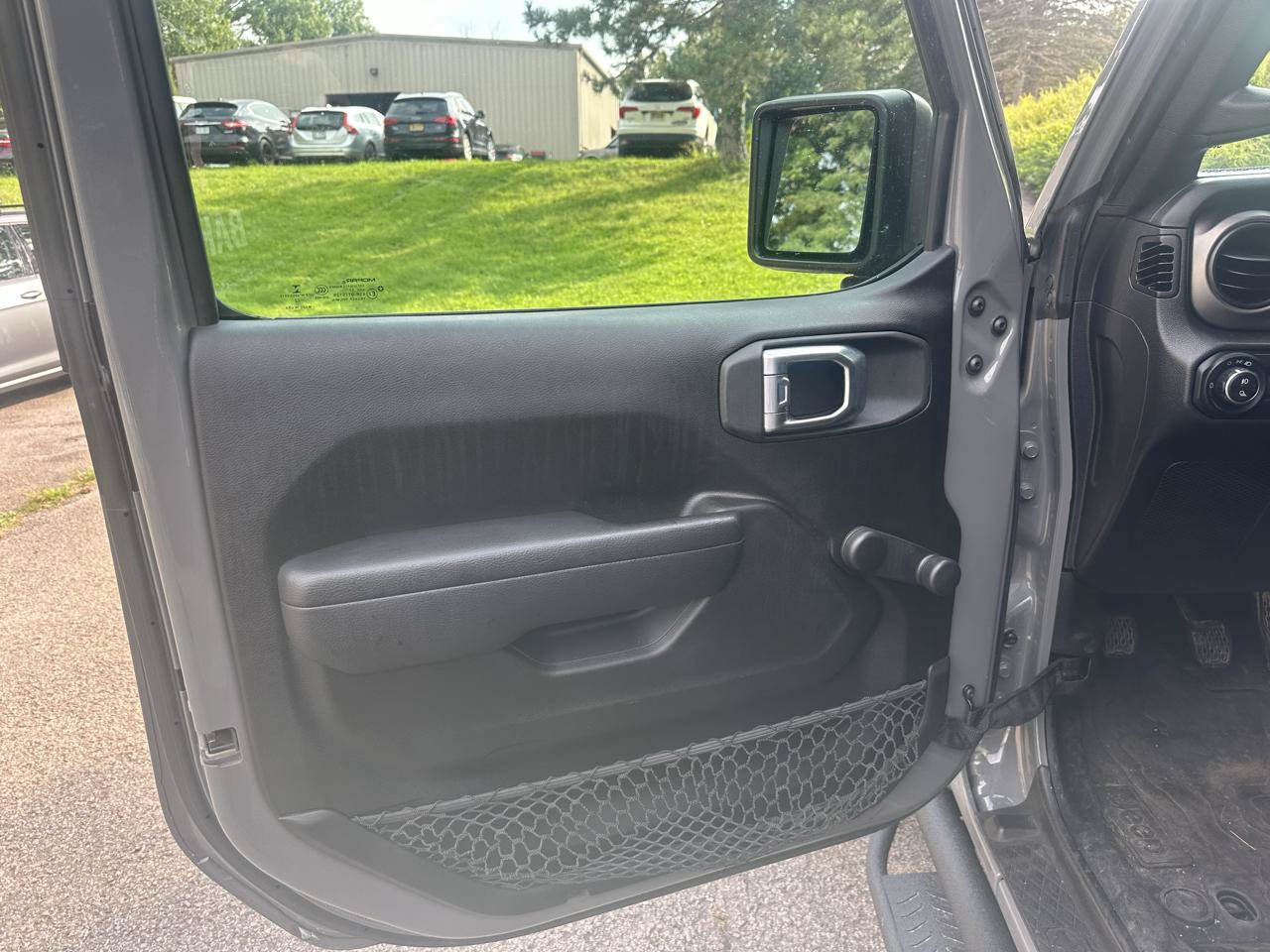 Used 2022 Jeep Gladiator Sport AWD/4WD image 11