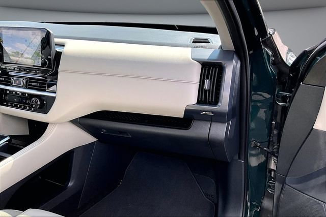 Certified 2025 Nissan Pathfinder SL FWD image 27