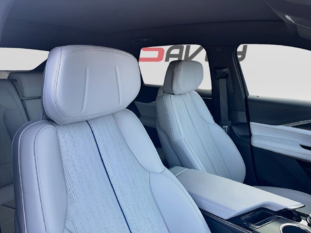 Used 2026 Cadillac Lyriq Luxury RWD image 29