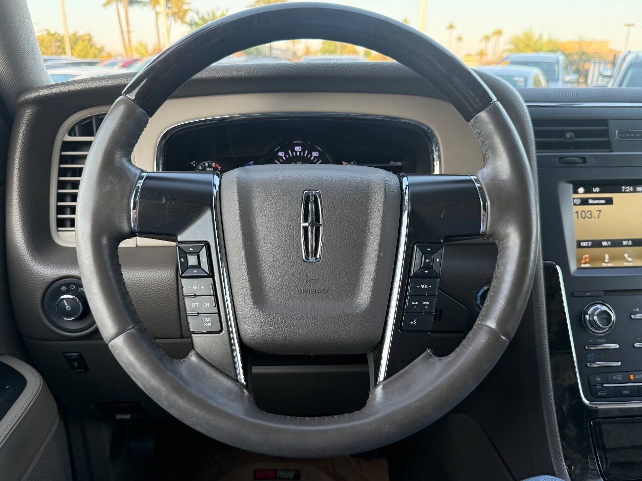 Used 2016 Lincoln Navigator Select AWD/4WD image 19