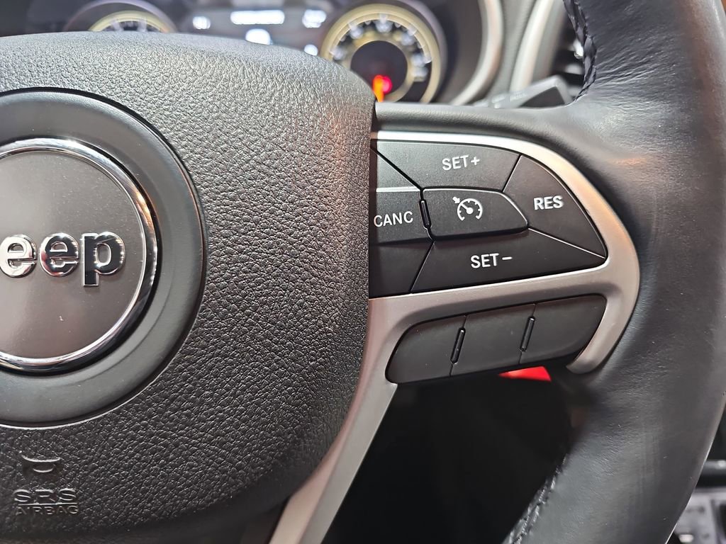 Used 2016 Jeep Cherokee Trailhawk w/ Leather Interior Group image 17