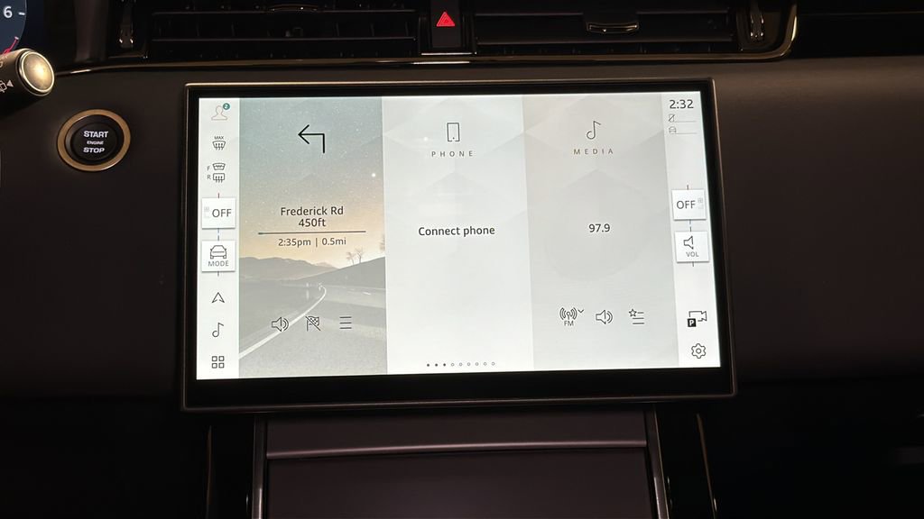 Used 2024 Land Rover Range Rover Evoque Dynamic SE image 19