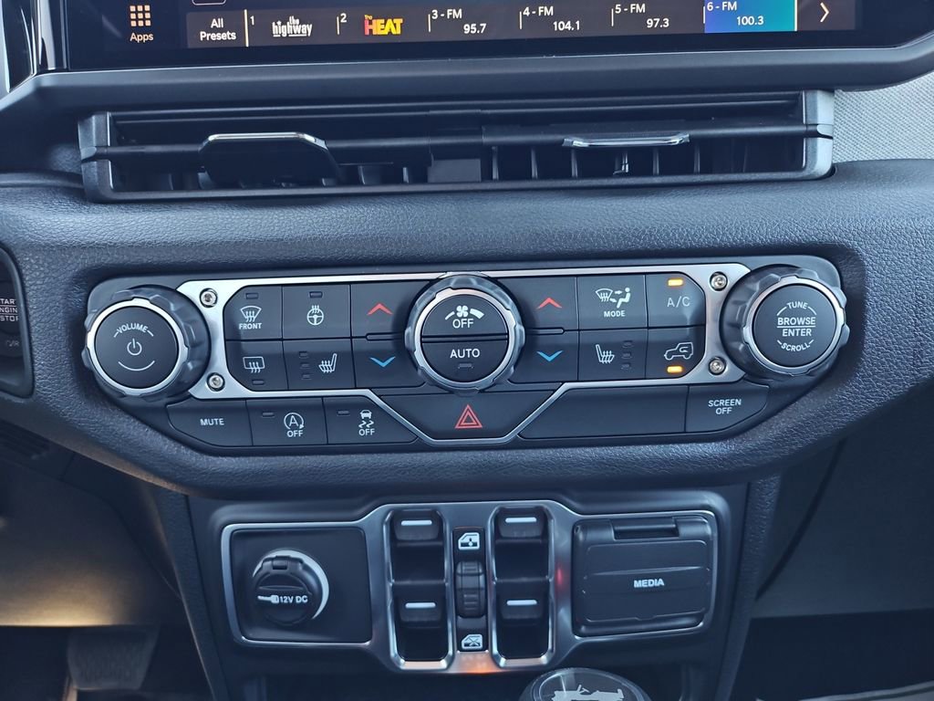 New 2025 Jeep Wrangler Sport S image 21