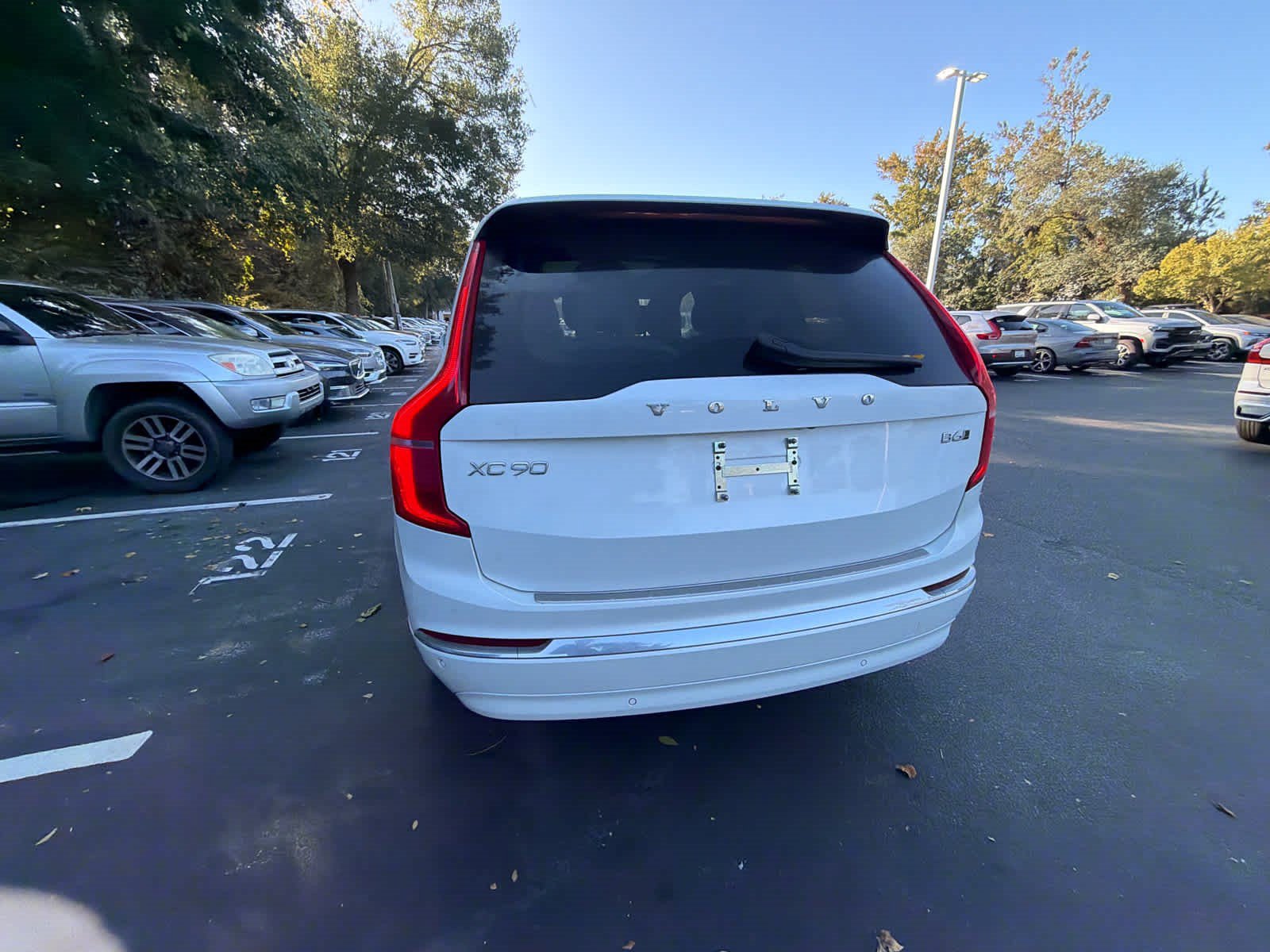Used 2024 Volvo XC90 B6 Plus w/ Protection Package Premier AWD/4WD image 12