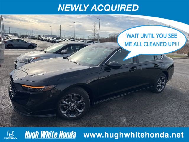 Used 2023 Honda Accord EX image 1