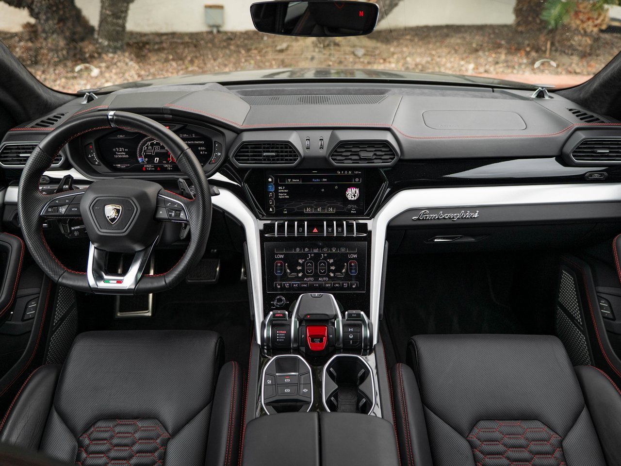 Used 2020 Lamborghini Urus image 7