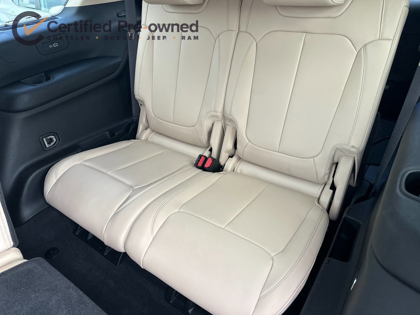 Used 2022 Jeep Grand Cherokee L Limited AWD/4WD image 16