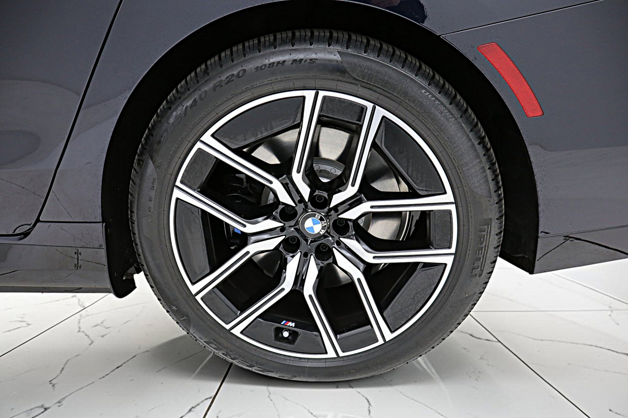 Used 2023 BMW i7 xDrive60 image 54