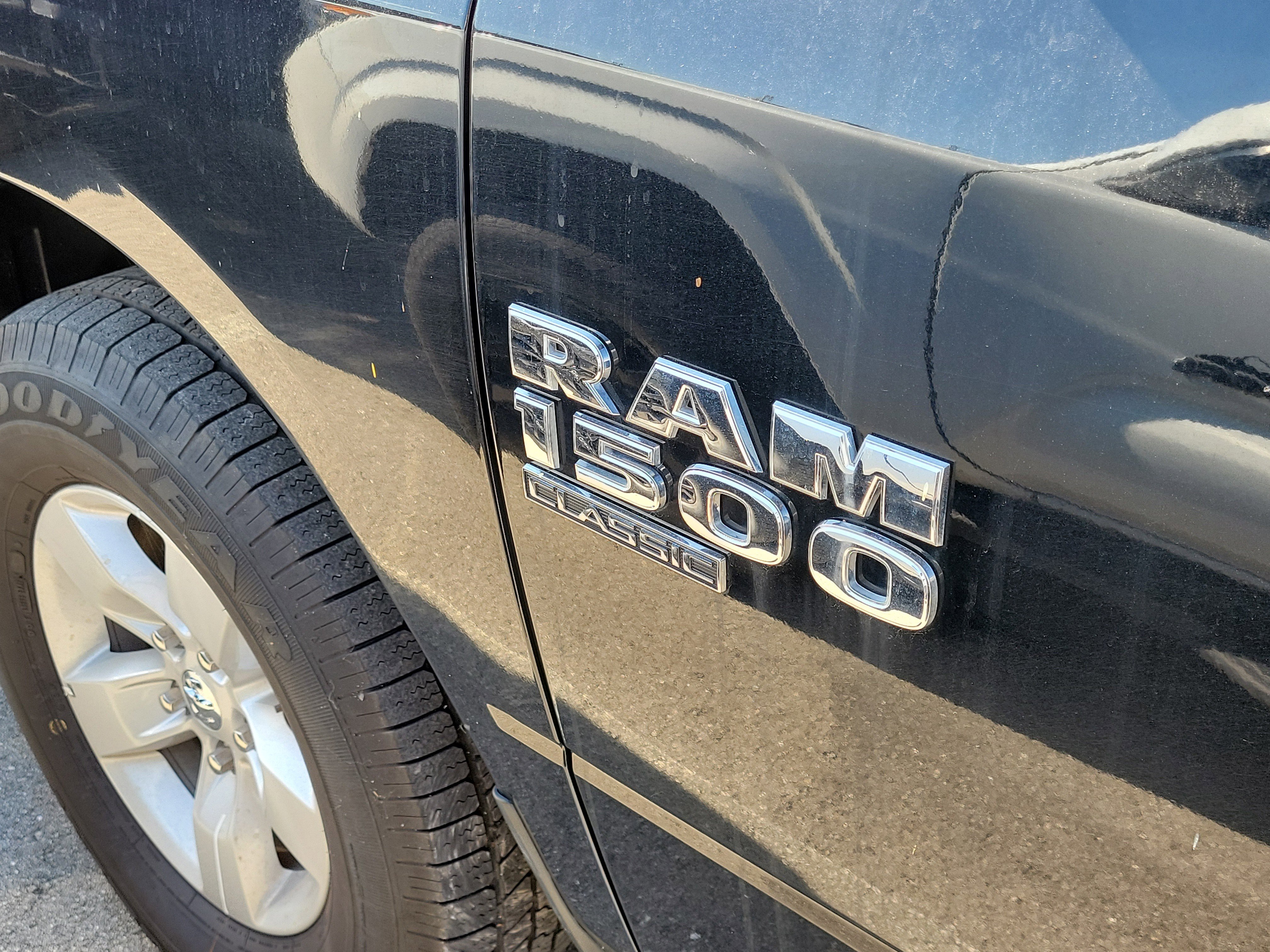 Used 2023 RAM 1500 Classic SLT w/ Trailer & Traction Group image 9