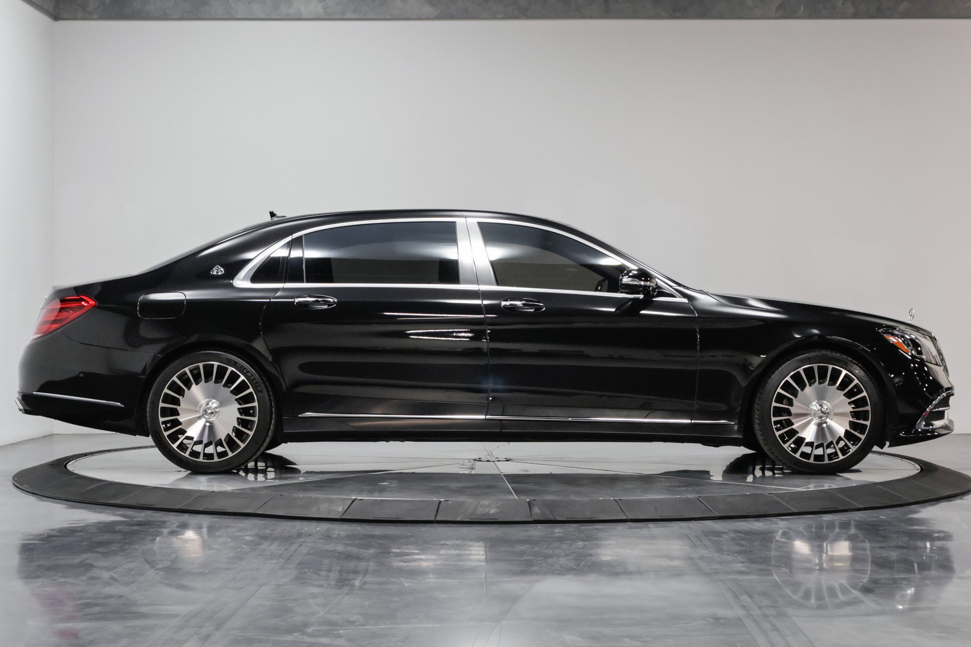 Used 2019 Mercedes-Benz Maybach S 560 4MATIC image 17
