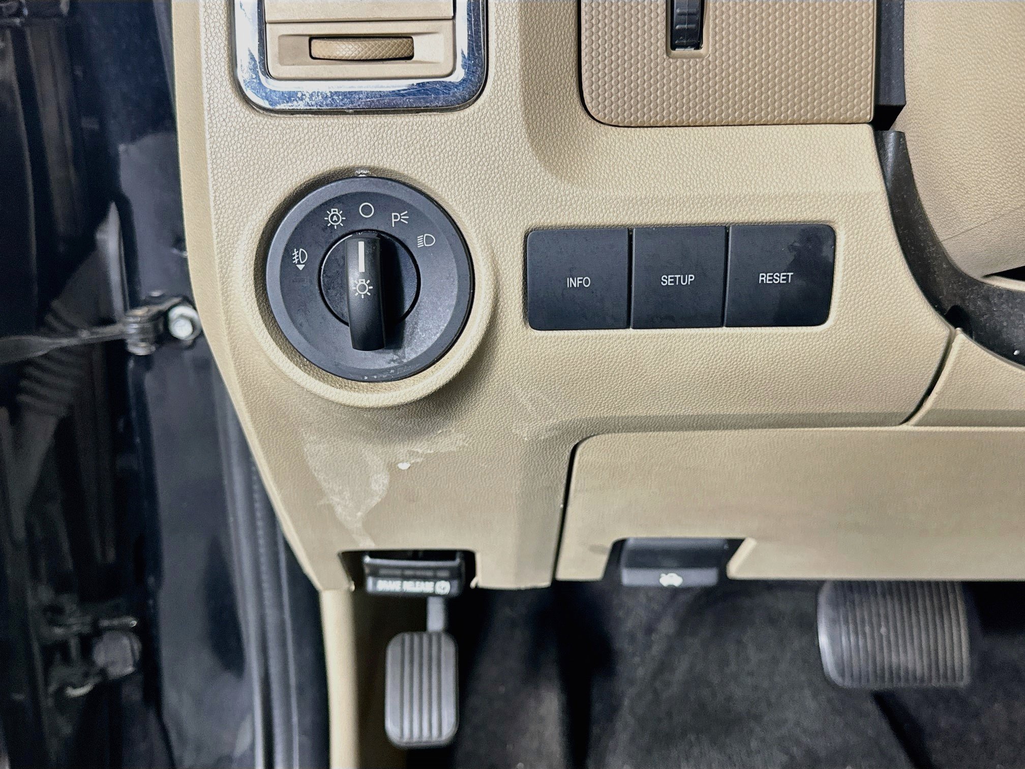 Used 2012 Ford Escape Limited FWD image 16