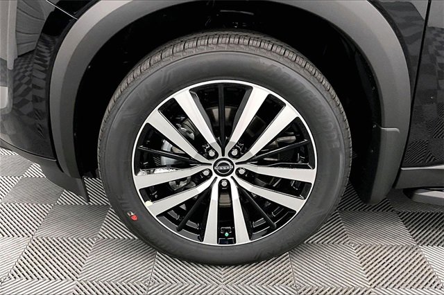 New 2025 Nissan Pathfinder Platinum image 11