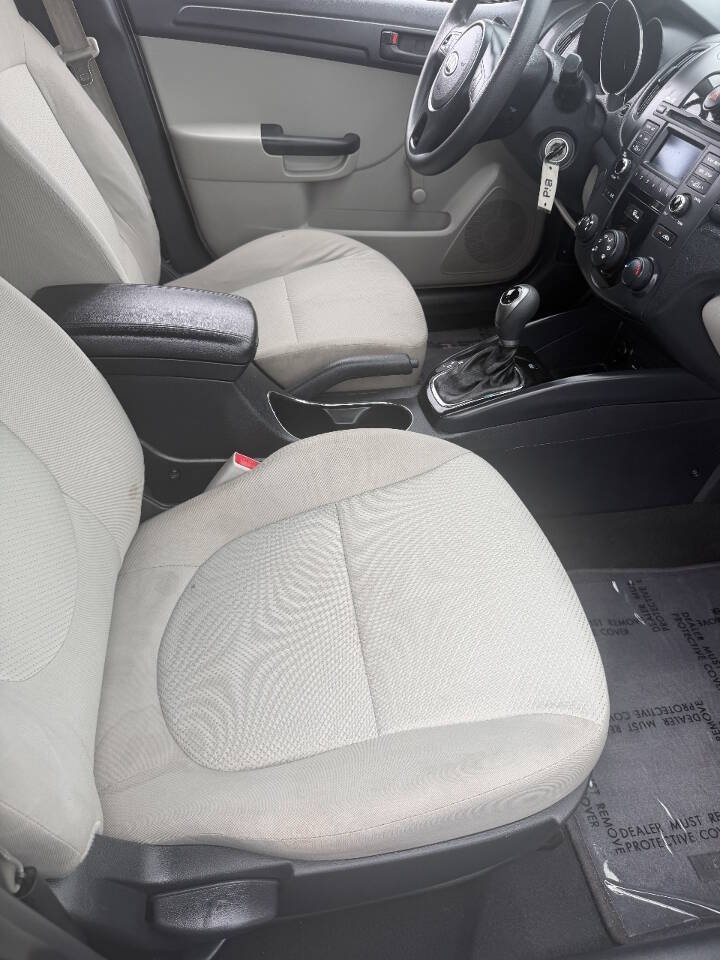 Used 2012 Kia Forte LX FWD image 10