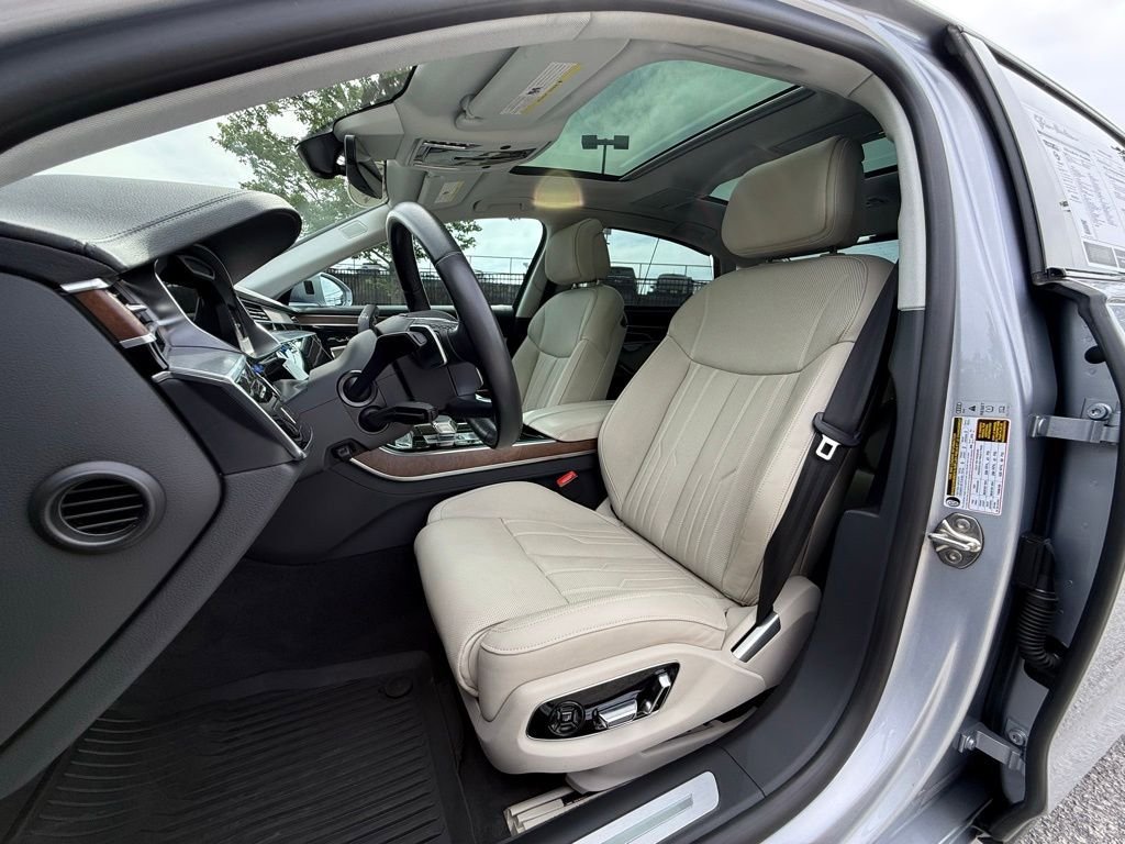 Used 2023 Audi A8 L 3.0T AWD/4WD image 19
