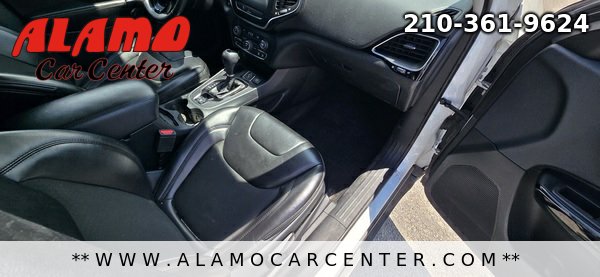 Used 2019 Jeep Cherokee Latitude Plus FWD image 16