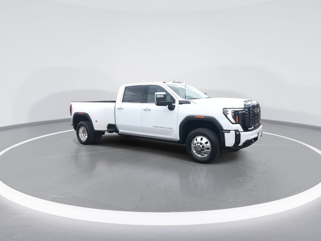 Used 2024 GMC Sierra 3500 Denali Ultimate AWD/4WD image 2