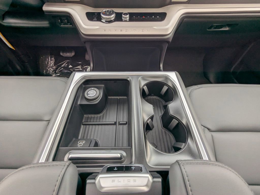 New 2026 Ford Expedition Active image 20