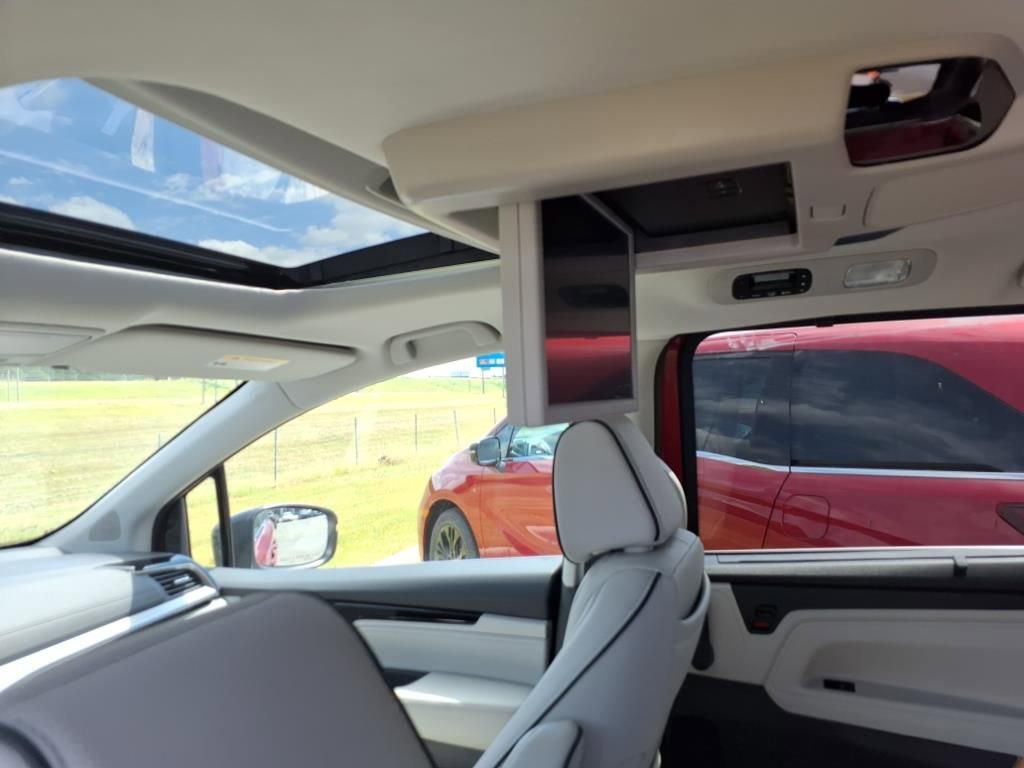 New 2026 Honda Odyssey Touring image 11
