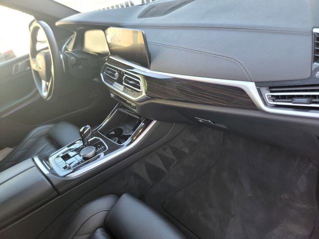 Used 2023 BMW X5 xDrive45e w/ Climate Comfort Package AWD/4WD image 22
