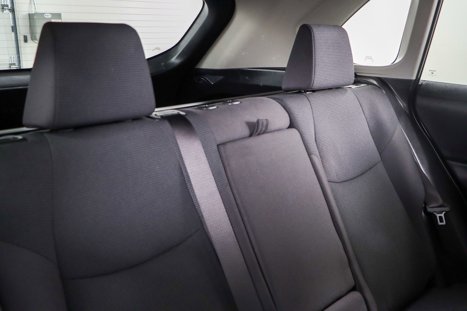 Used 2021 Toyota RAV4 LE image 27