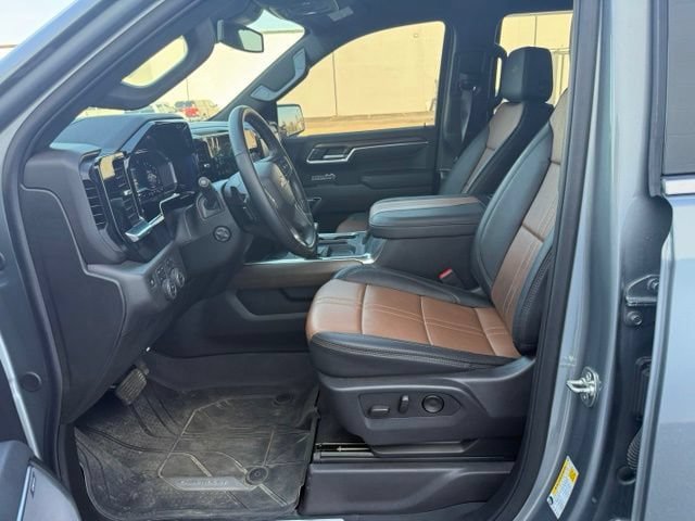 Certified 2025 Chevrolet Silverado 1500 High Country w/ Z71 Off-Road Package AWD/4WD image 36