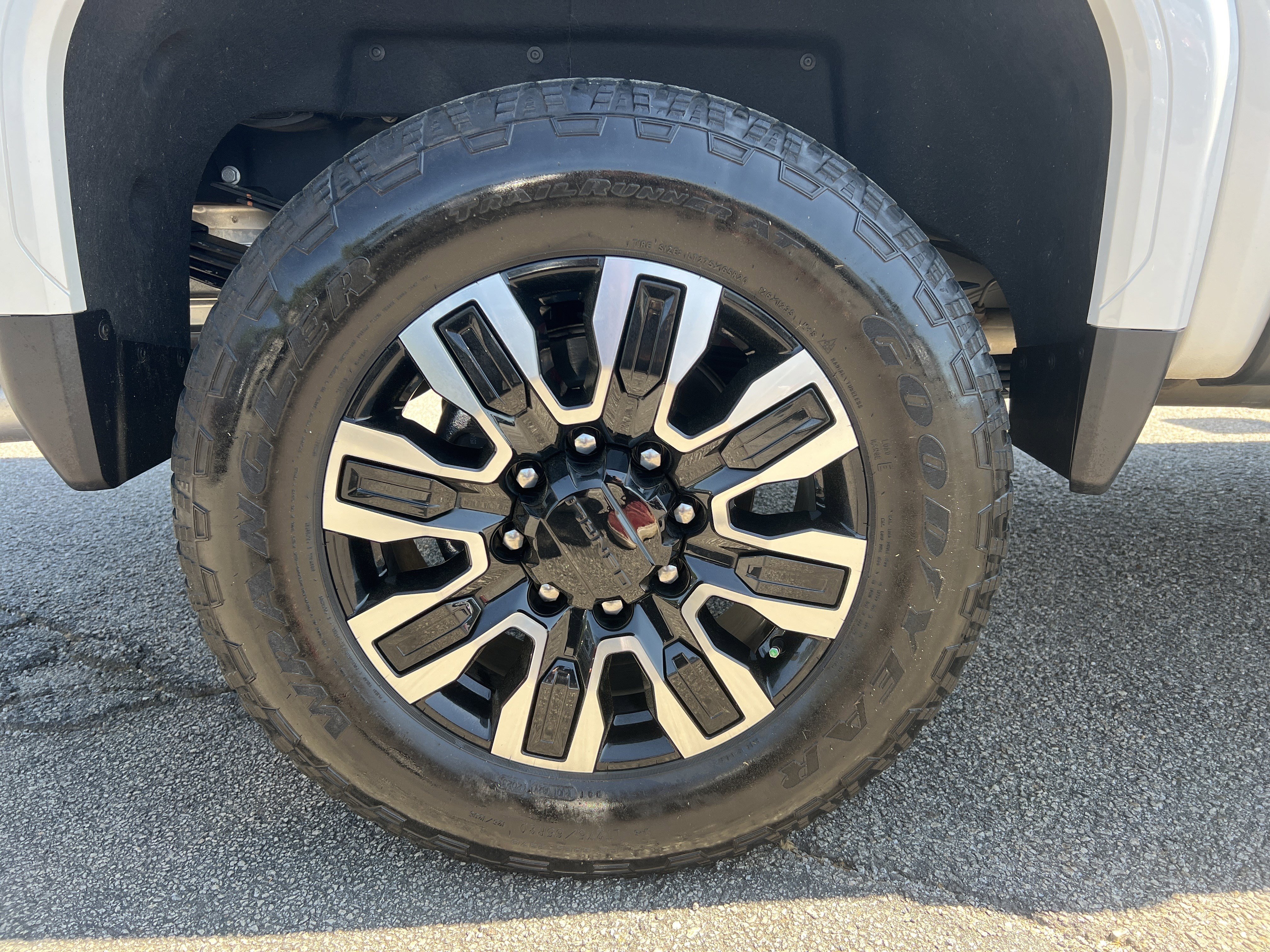 Used 2024 GMC Sierra 2500 Denali Ultimate w/ Max Trailering Package image 18