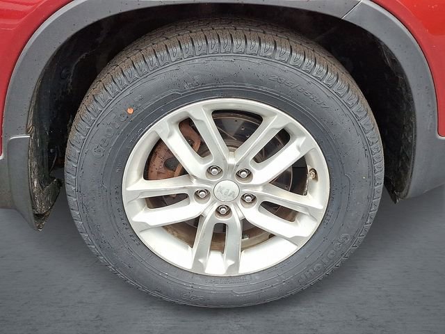 Used 2015 Kia Sorento LX image 9