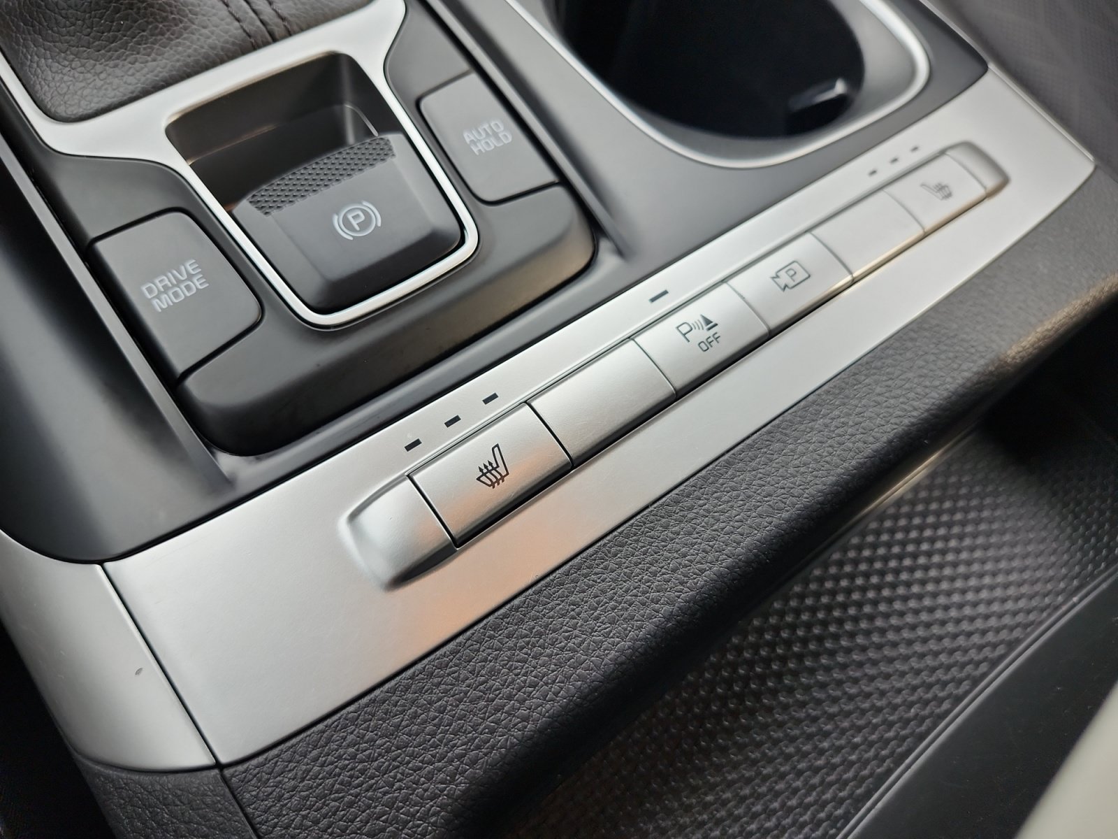 Used 2024 Kia Carnival LX FWD image 23