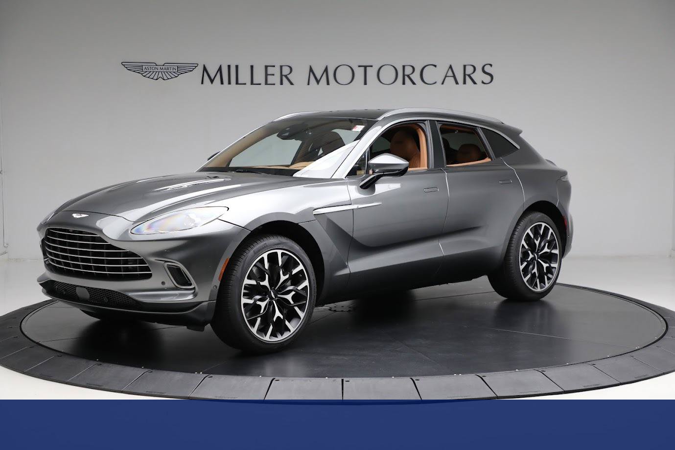 Used 2024 Aston Martin DBX AWD/4WD image 1