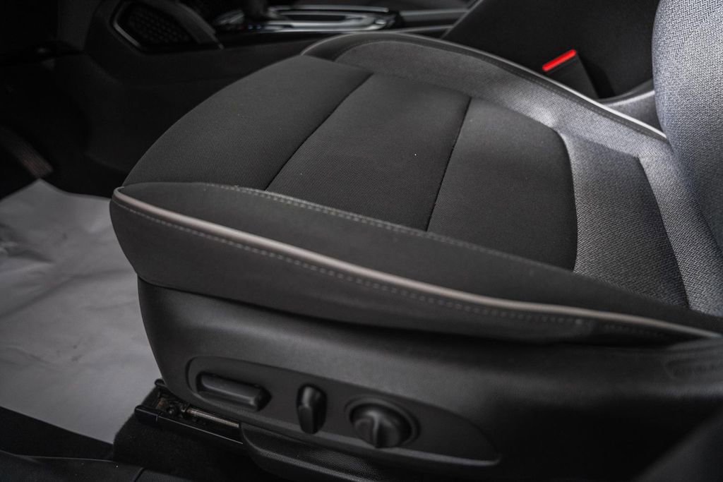 Used 2023 Chevrolet TrailBlazer LT w/ Convenience Package image 34