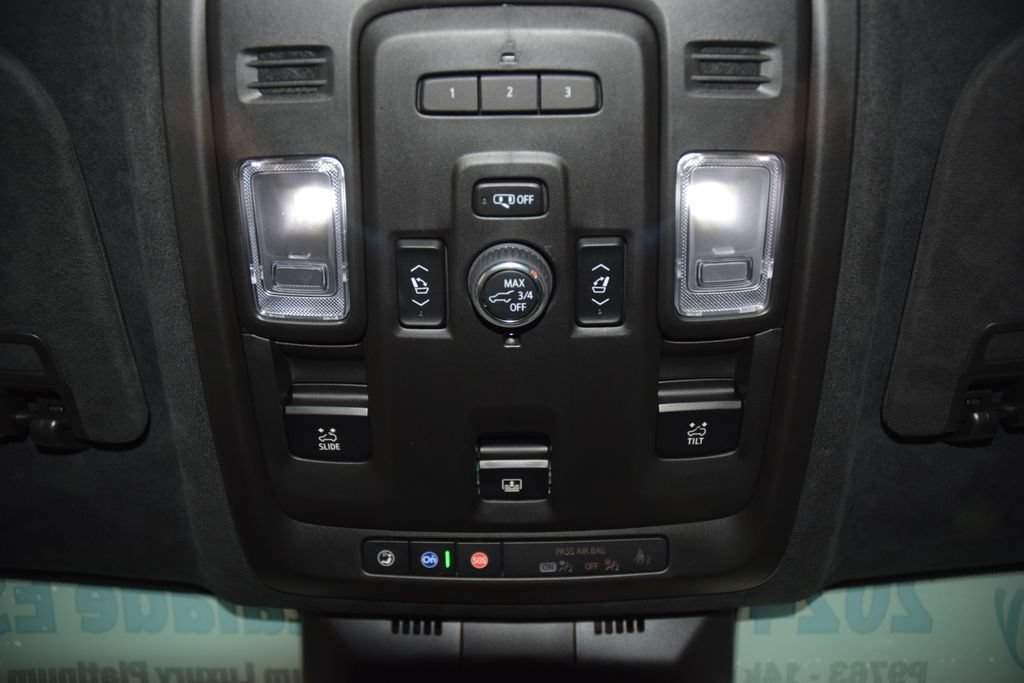 Used 2024 Cadillac Escalade ESV Premium Luxury Platinum AWD/4WD image 44