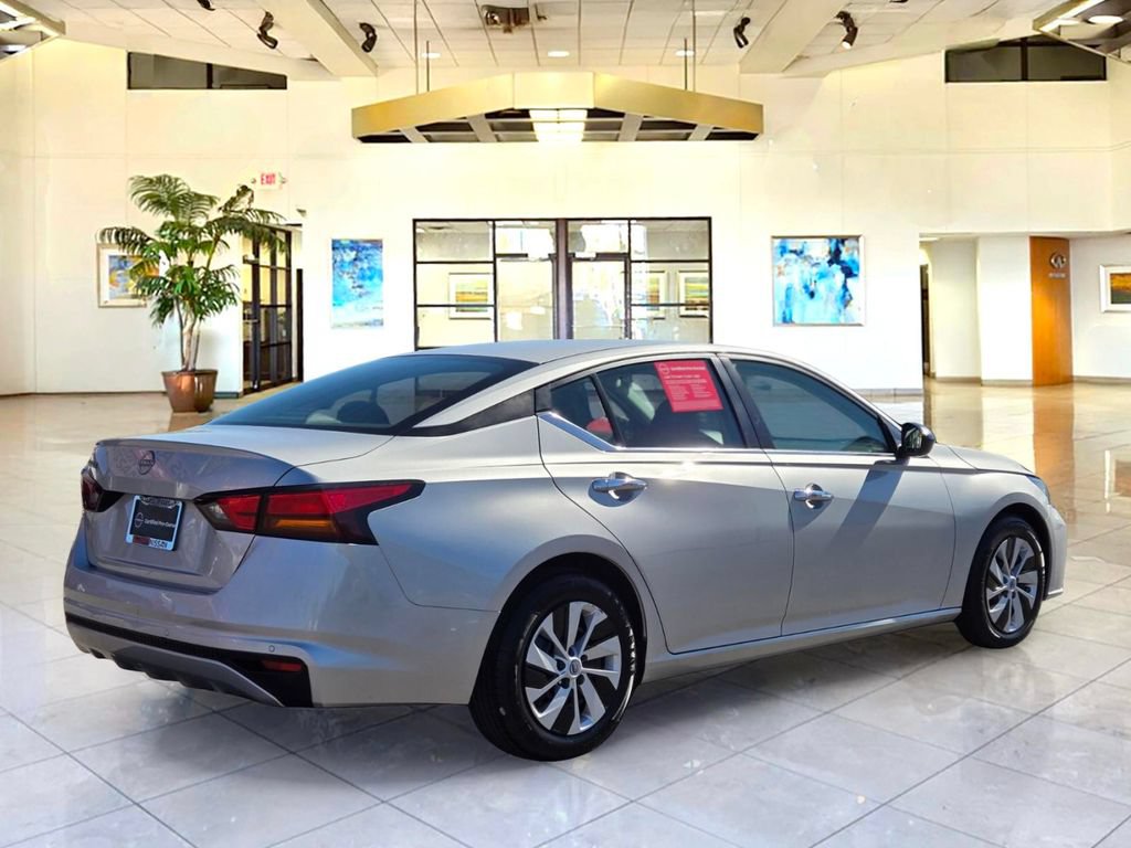 Certified 2024 Nissan Altima 2.5 S FWD image 5