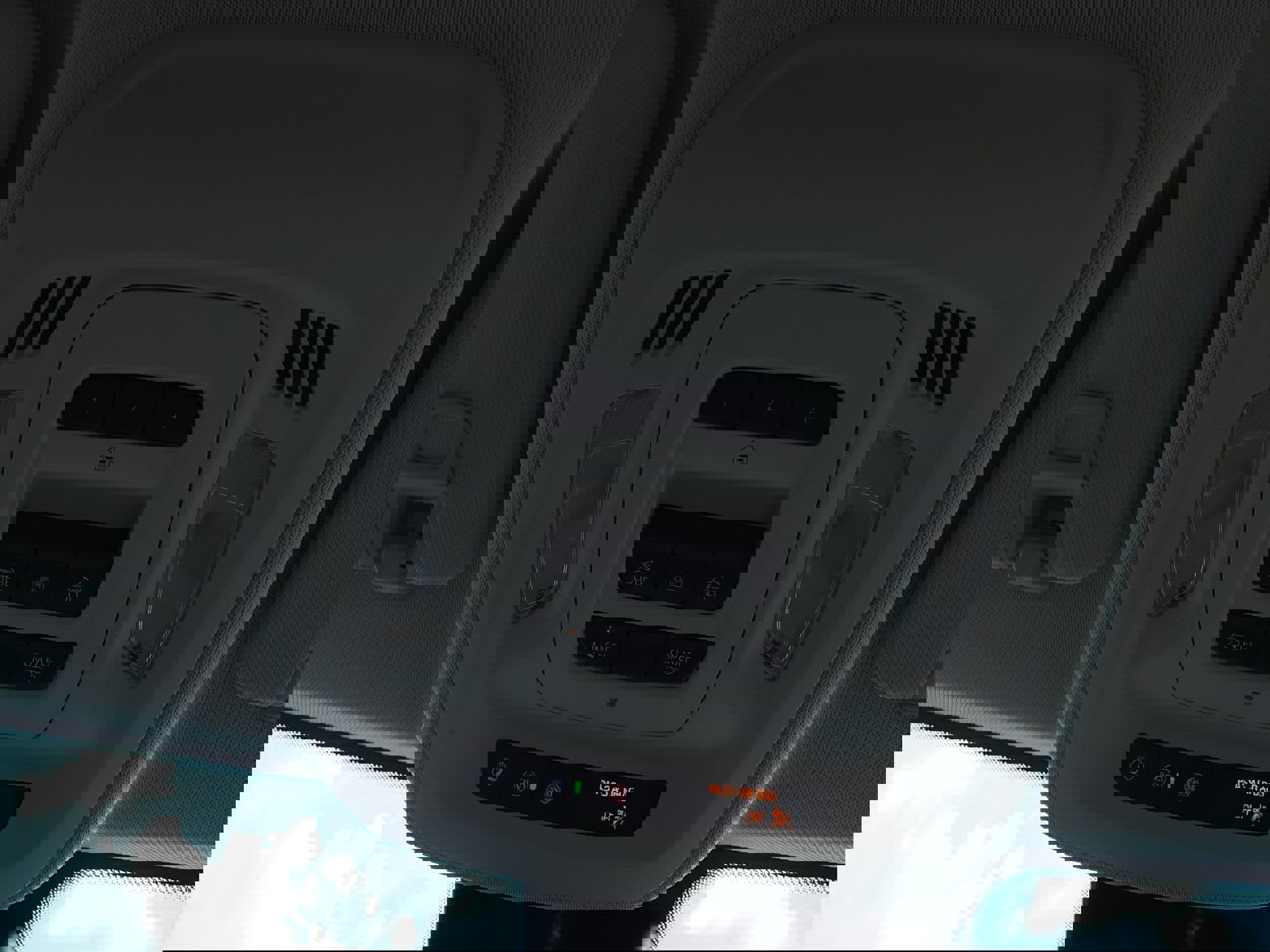 Used 2023 Buick Envision Avenir image 31