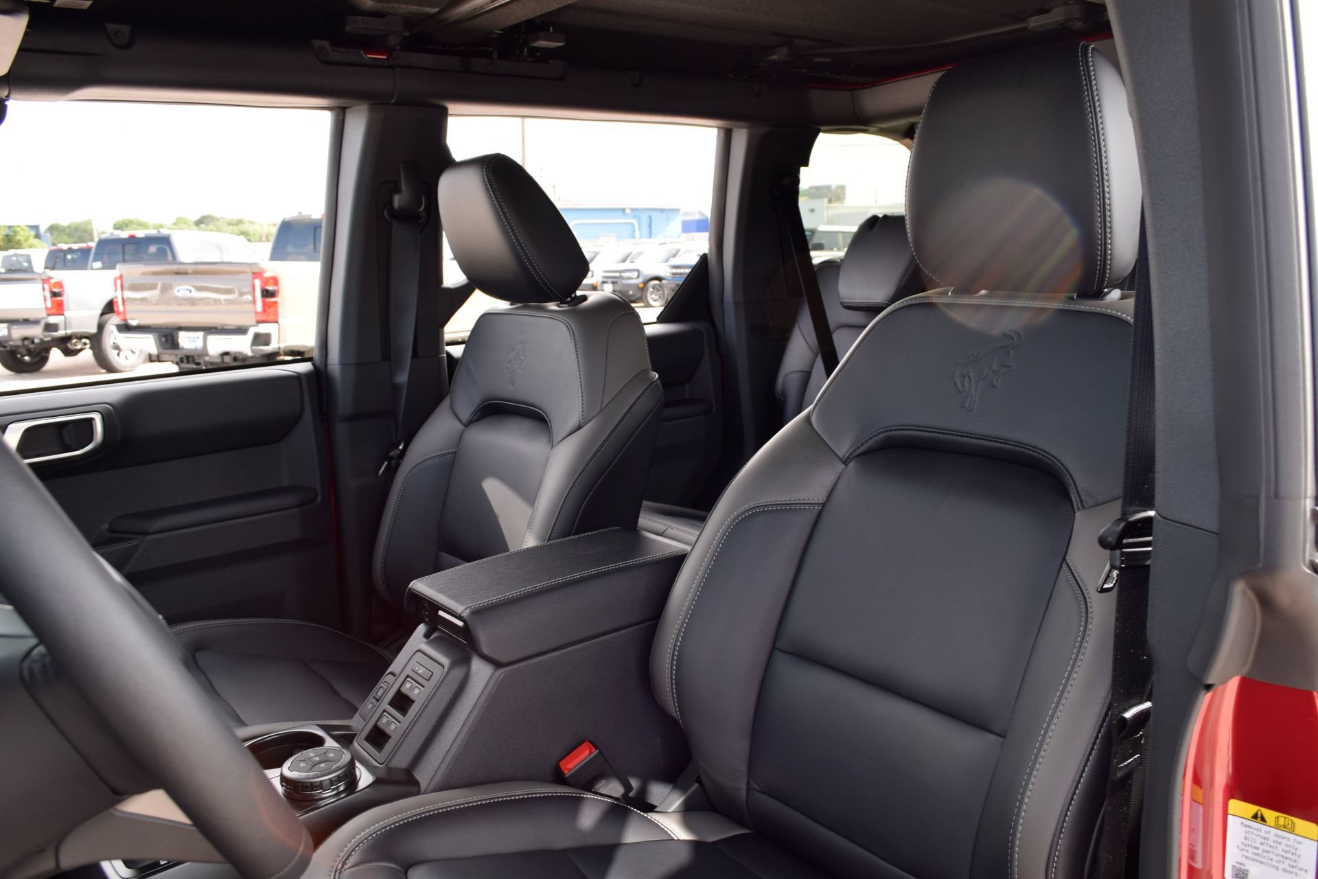 New 2026 Ford Bronco Outer Banks w/ Sasquatch Package AWD/4WD image 16