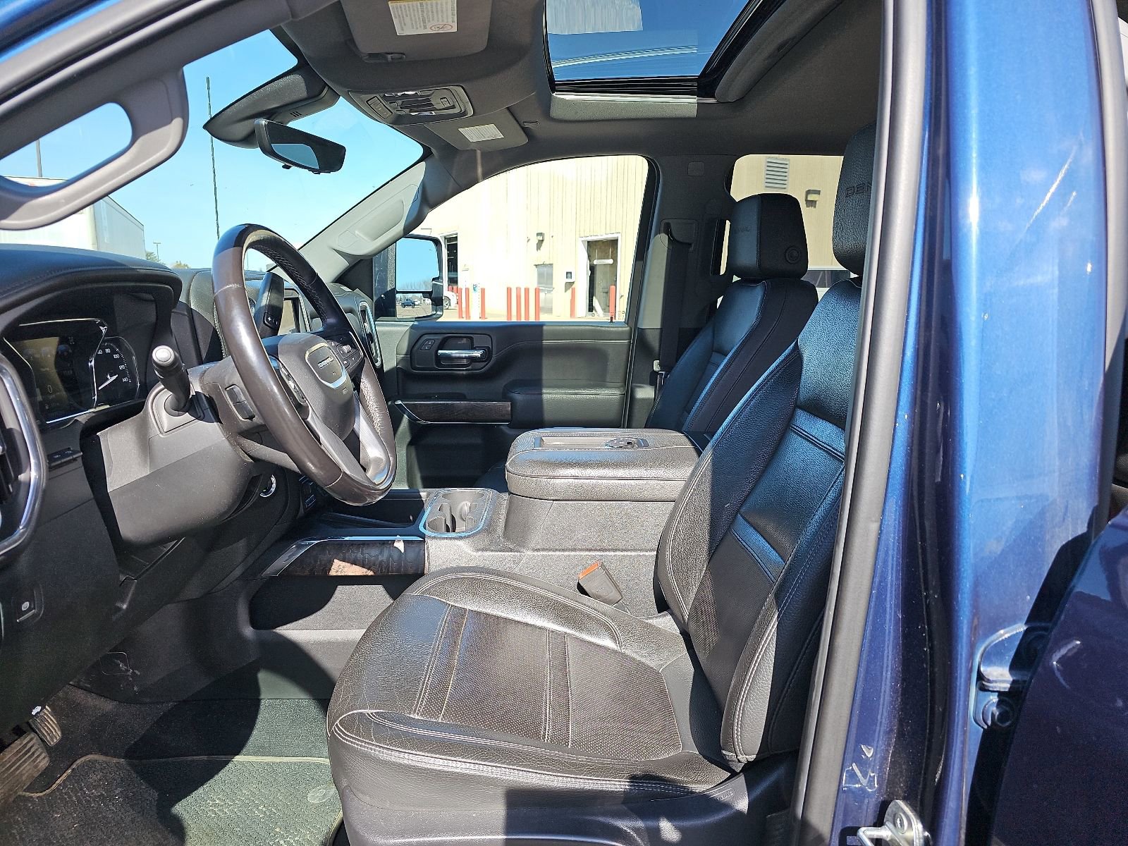 Used 2020 GMC Sierra 3500 Denali w/ Denali Ultimate Package AWD/4WD image 11