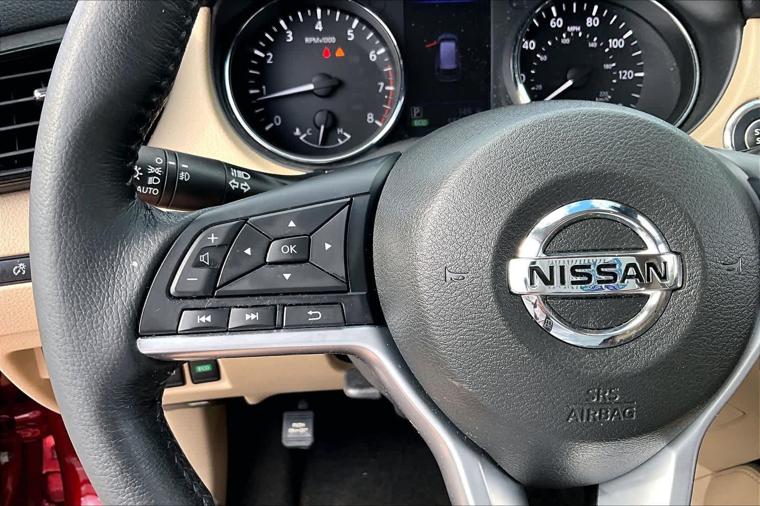 Used 2018 Nissan Rogue SL FWD image 23