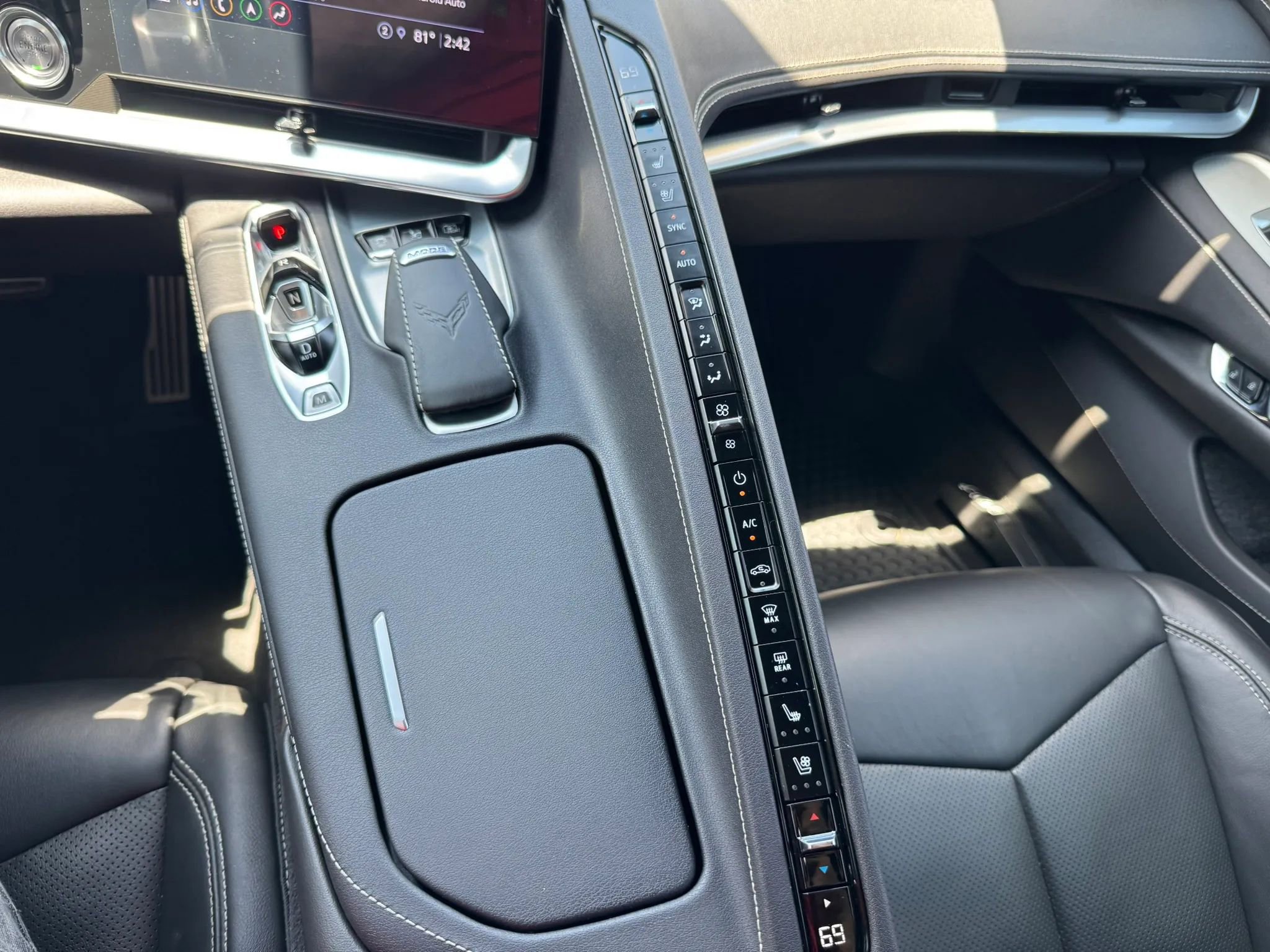 Used 2021 Chevrolet Corvette Stingray Preferred Cpe w/ Engine Appearance Package RWD image 39