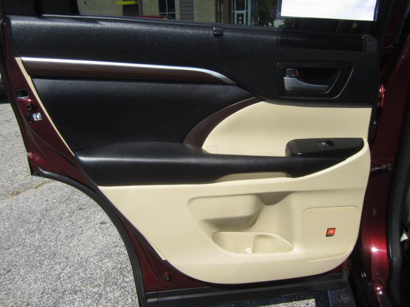 Used 2016 Toyota Highlander Limited Platinum image 63