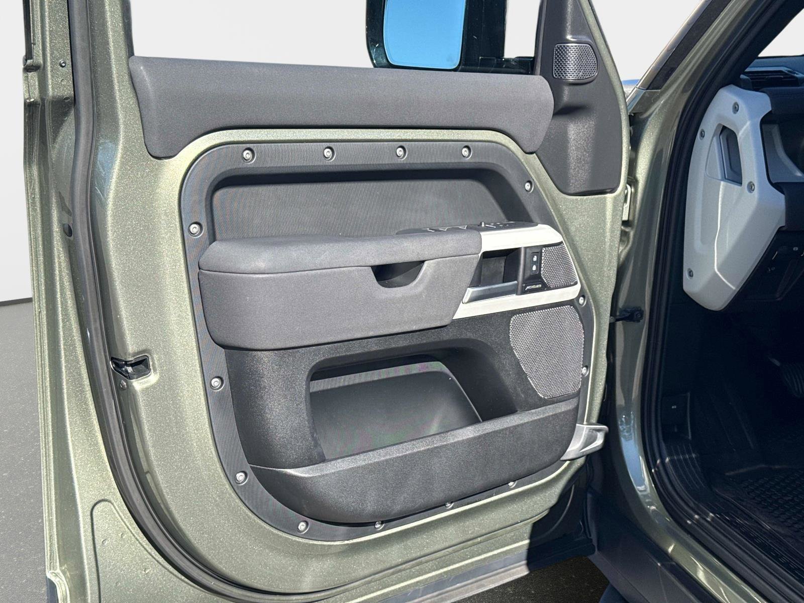 Used 2023 Land Rover Defender 110 S image 17