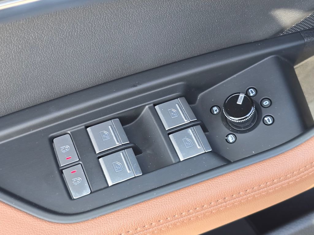Used 2023 Audi e-tron Premium Plus w/ Premium Plus Package image 21